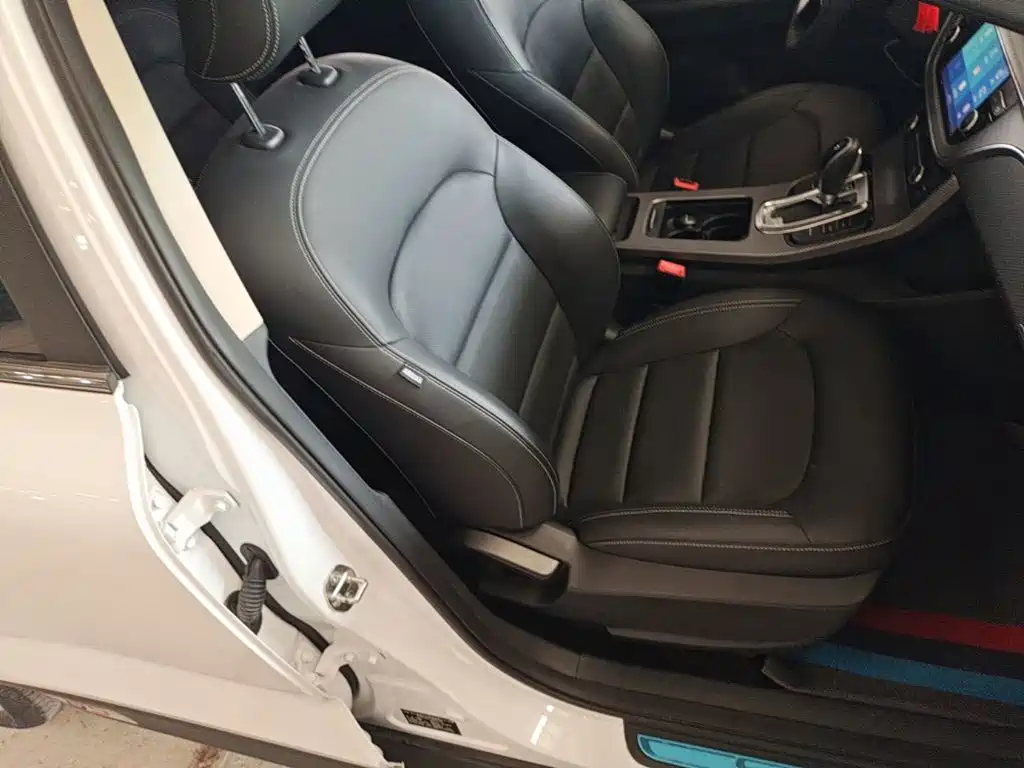 Geely Emgrand GS 2018 — фото 25