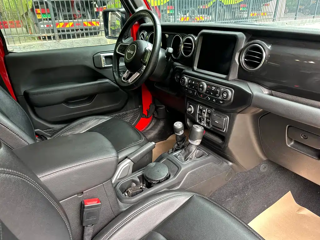Jeep Wrangler 2022 — фото 14