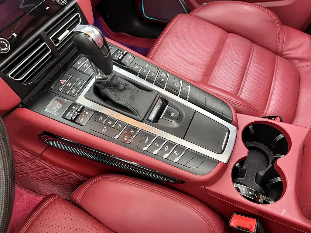 Porsche Macan 2015 — фото 30