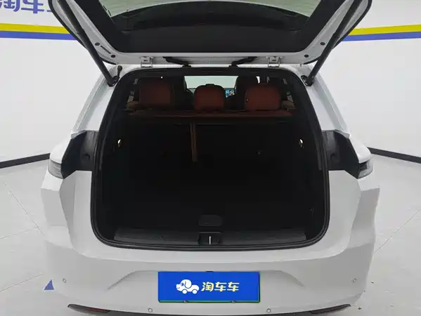 Li Auto L6 2024