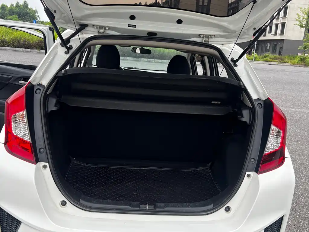 Honda Fit 2016 — фото 13
