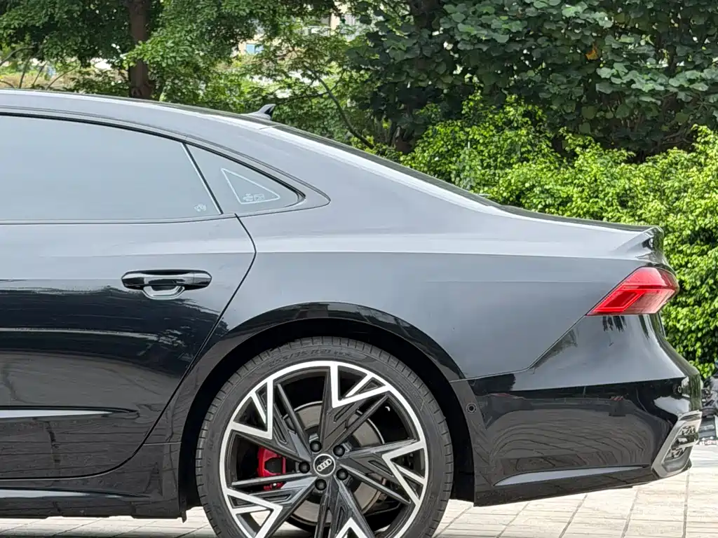Audi A7L 2025 — фото 20