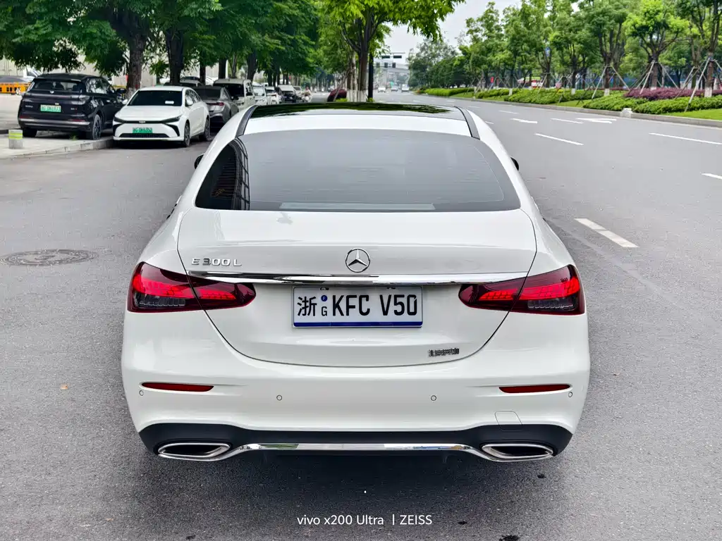 Mercedes-Benz E-Class 2022 — фото 13