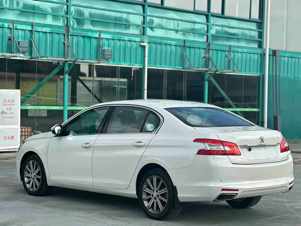 Peugeot 408 2017 — фото 13