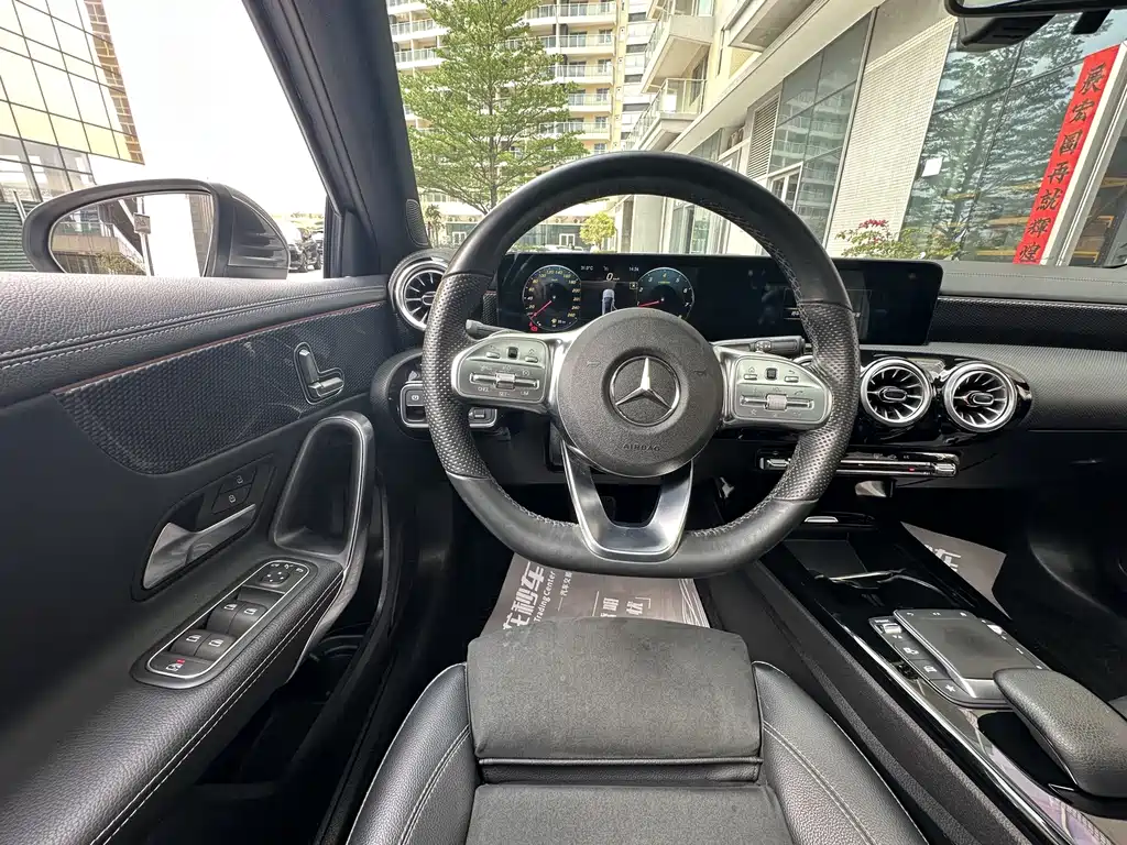 Mercedes-Benz A-Class 2022 — фото 16