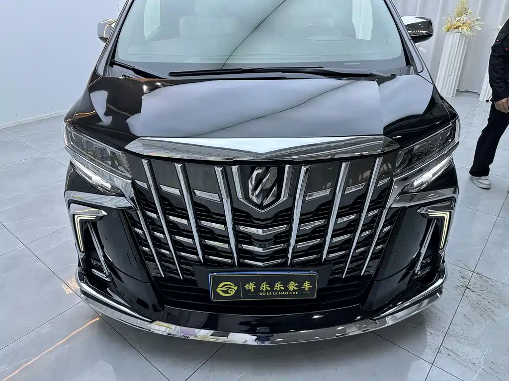Toyota Alphard 2018 — фото 27