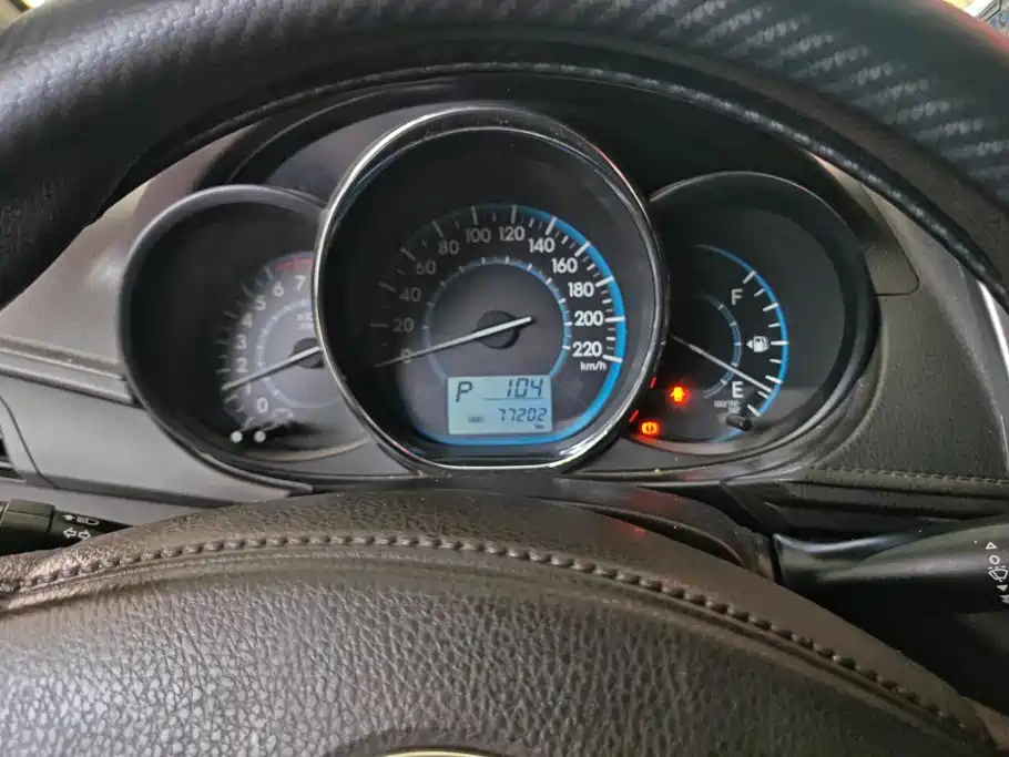 Toyota Vios 2015 — фото 14