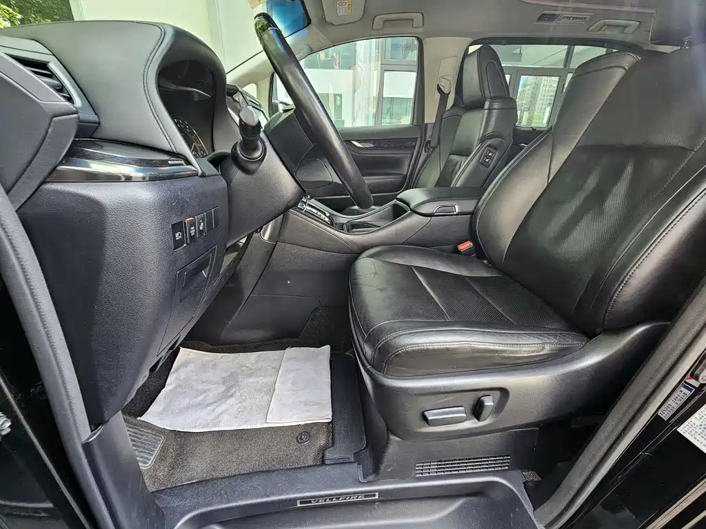 Toyota Vellfire 2020 — фото 12