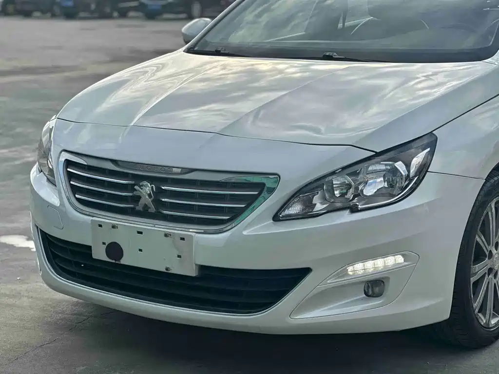 Peugeot 408 2017 — фото 10