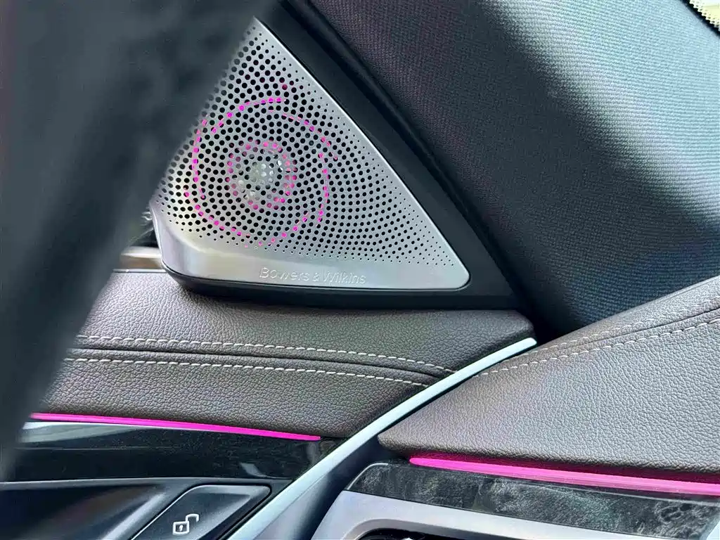 BMW 5 Series 2023 — фото 16