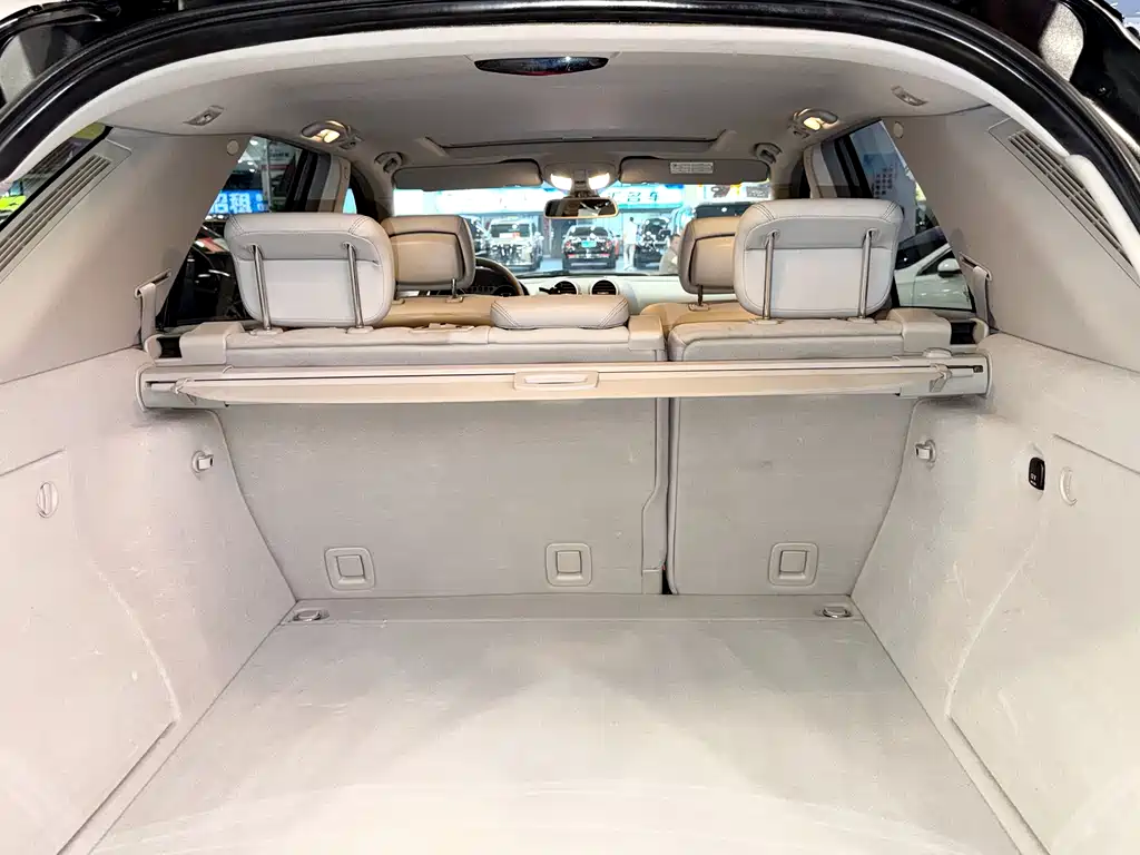 Mercedes-Benz M-Class 2011 — фото 15