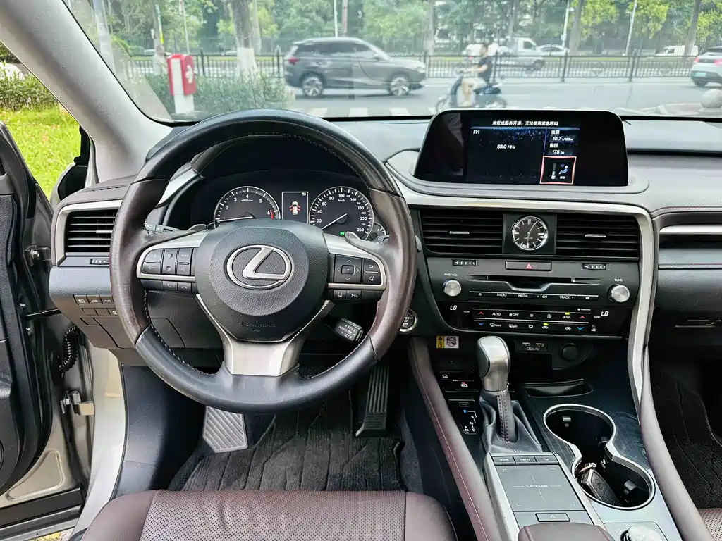 Lexus RX 2022 — фото 13