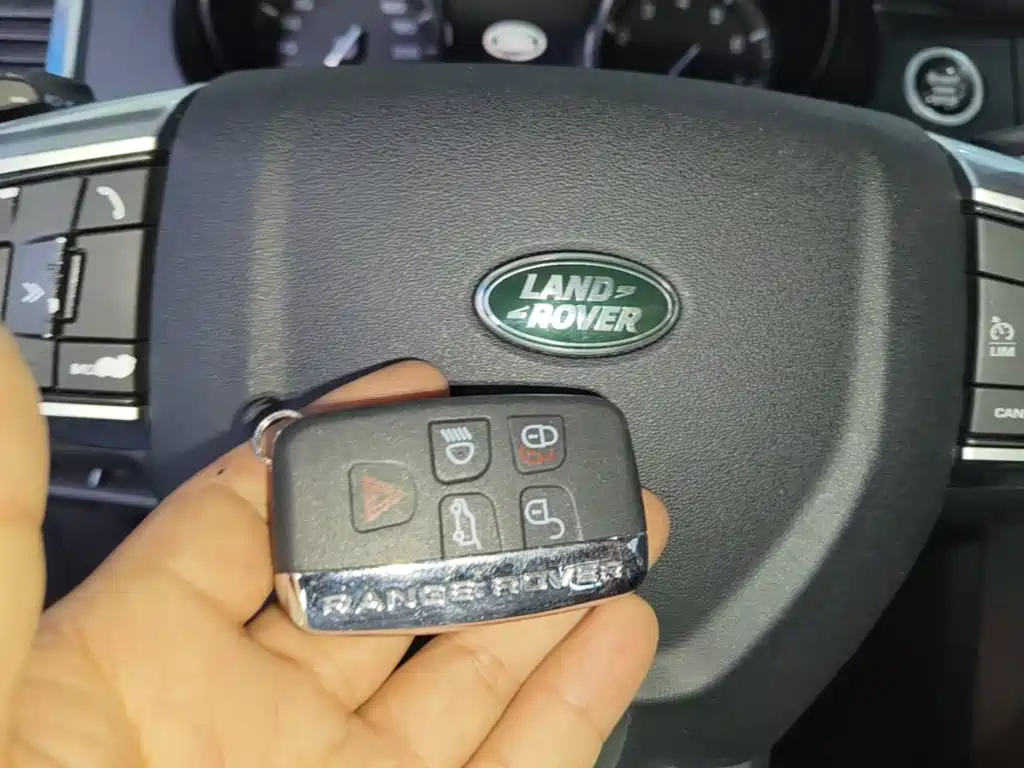 Land Rover Discovery Sport 2017 — фото 9