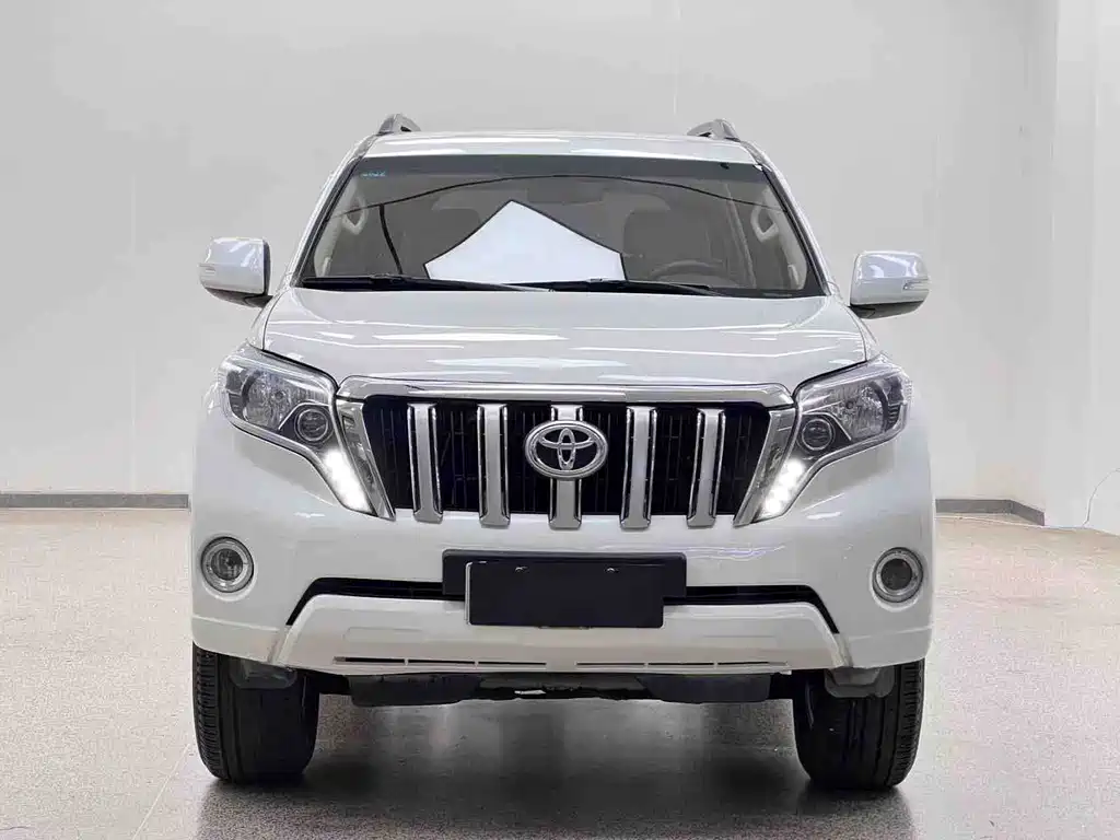 Toyota Prado 2013 — фото 2