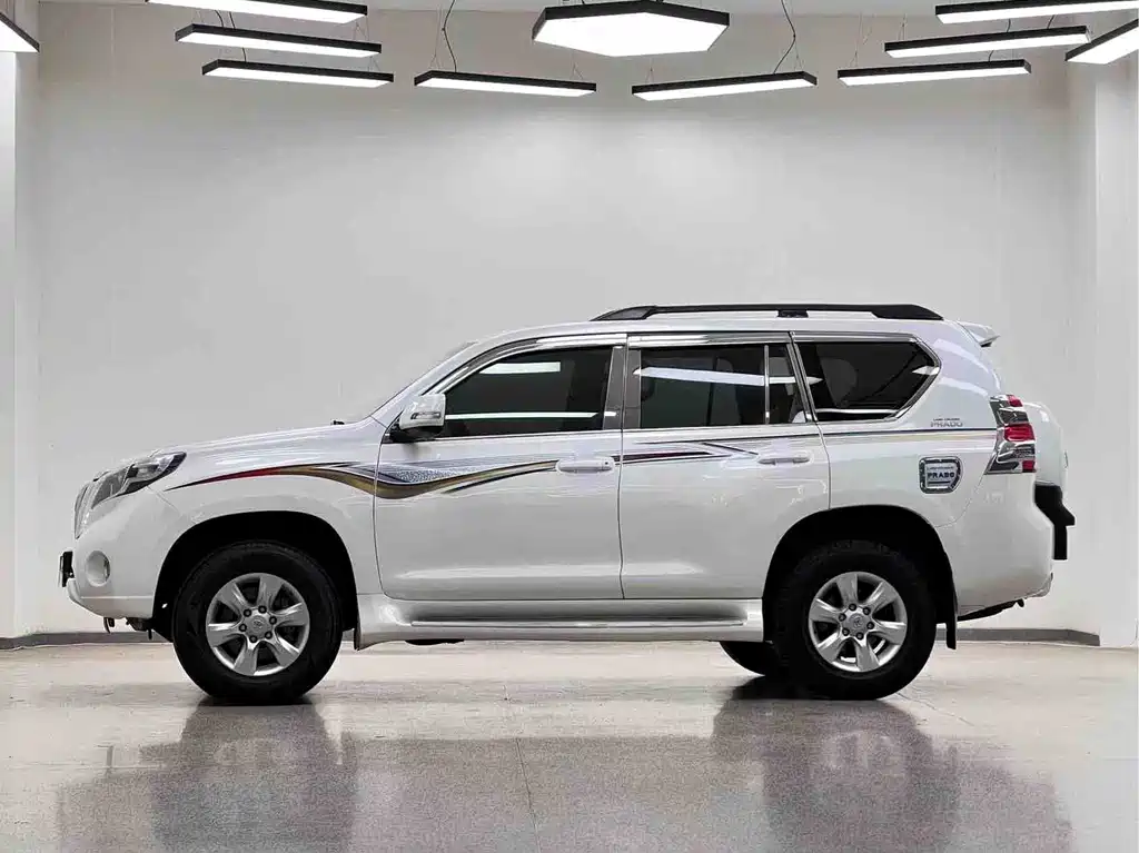 Toyota Prado 2013 — фото 5