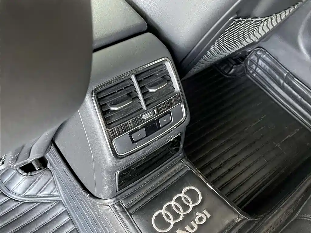 Audi A4L 2019 — фото 13