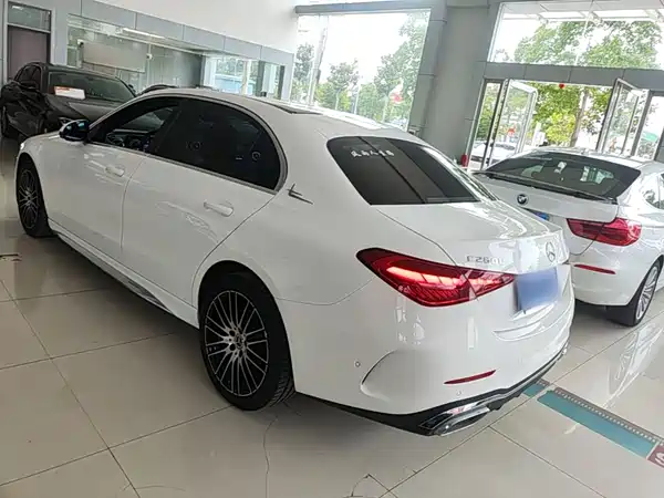 Mercedes-Benz C-Class 2024