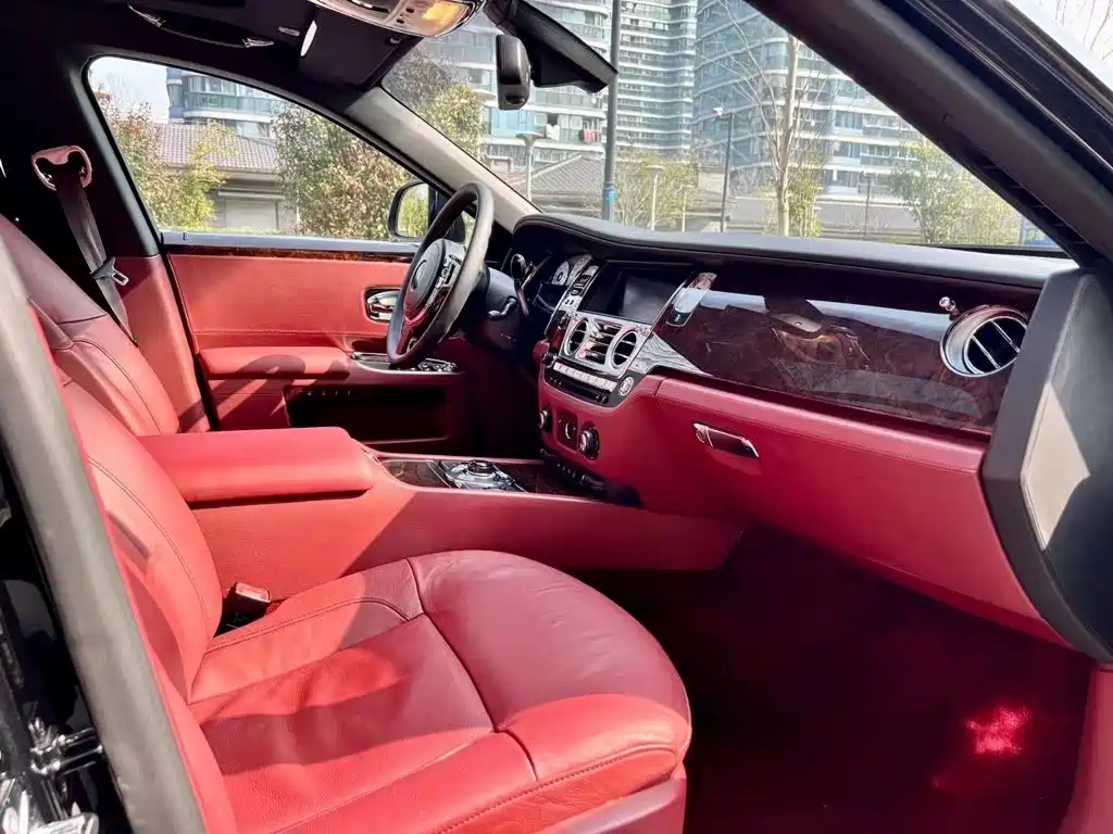 Rolls-Royce Ghost 2013 — фото 15