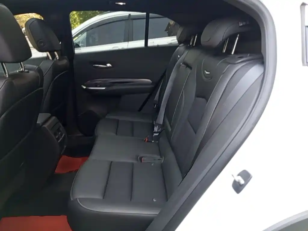Cadillac XT4 2020 — фото 17