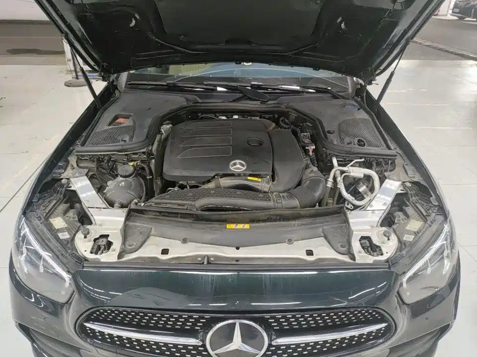 Mercedes-Benz E-Class 2023 — фото 10