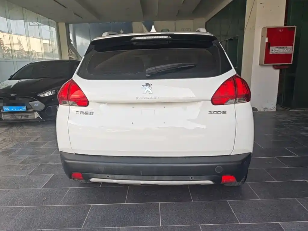 Peugeot 2008 2015 — фото 6