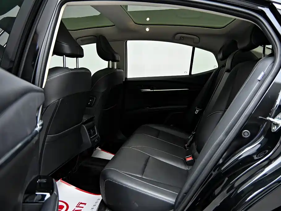 Toyota Camry 2024 — фото 12