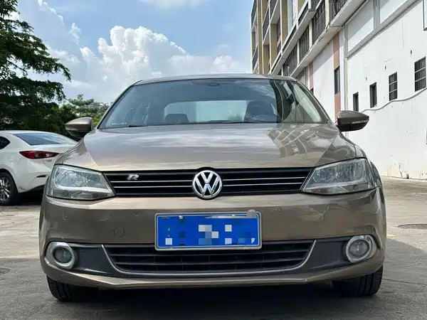 Volkswagen Sagitar 2012