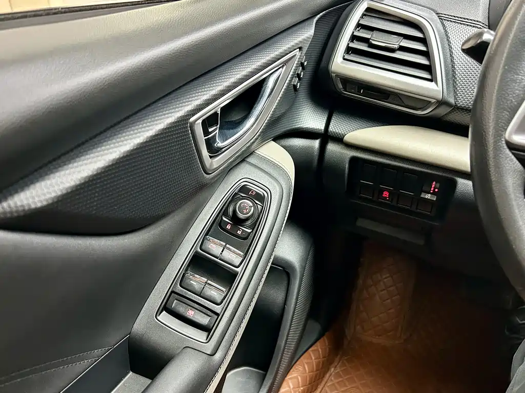 Subaru Forester 2023 — фото 19