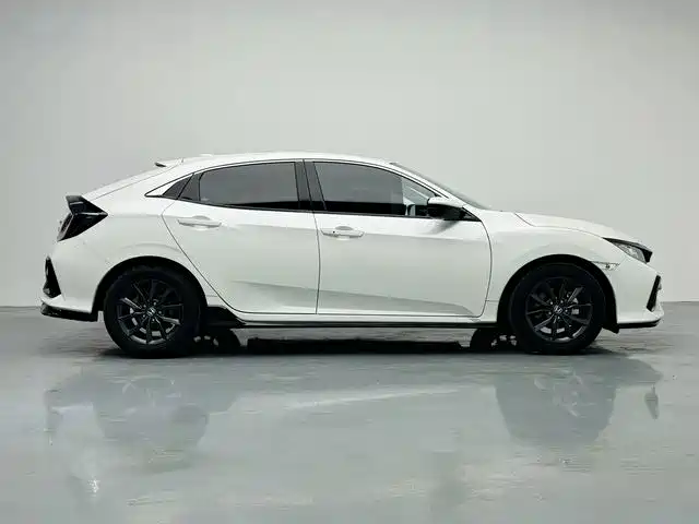 Honda Civic 2022 — фото 8