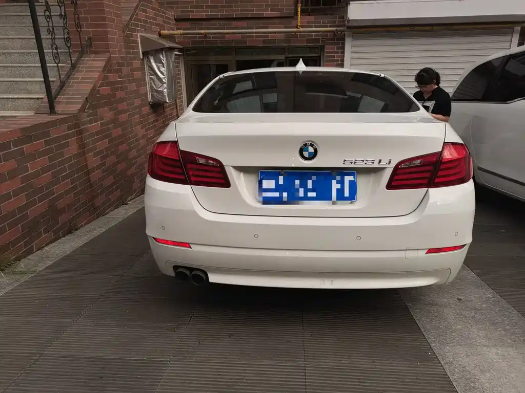 BMW 5 Series 2012