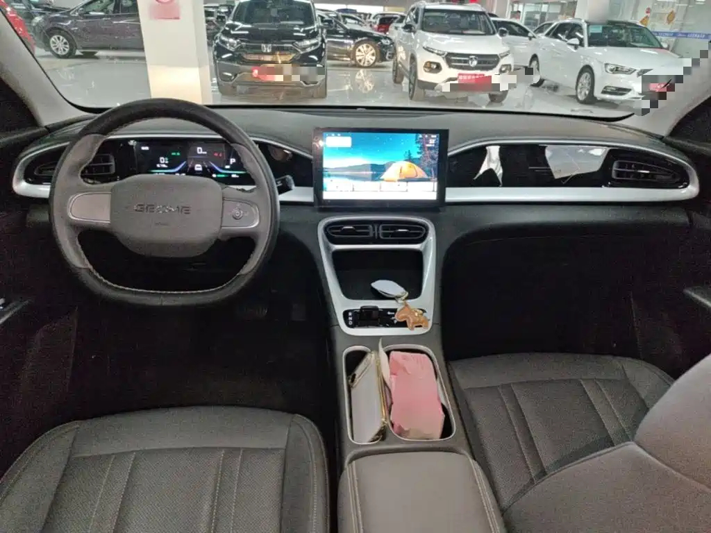 Geely Galaxy Starwish 2026 — фото 10
