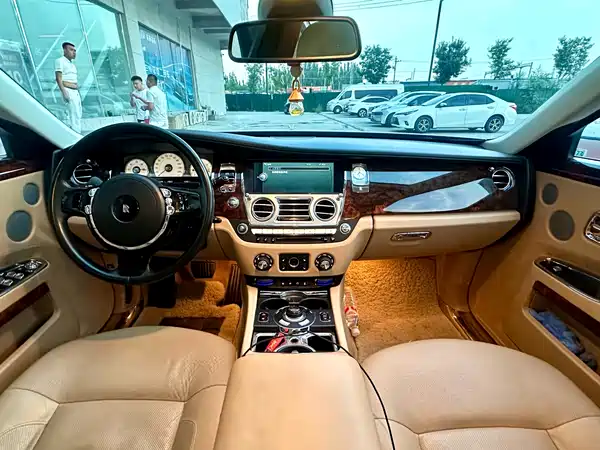 Rolls-Royce Ghost 2011