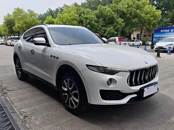 Maserati Levante 2016