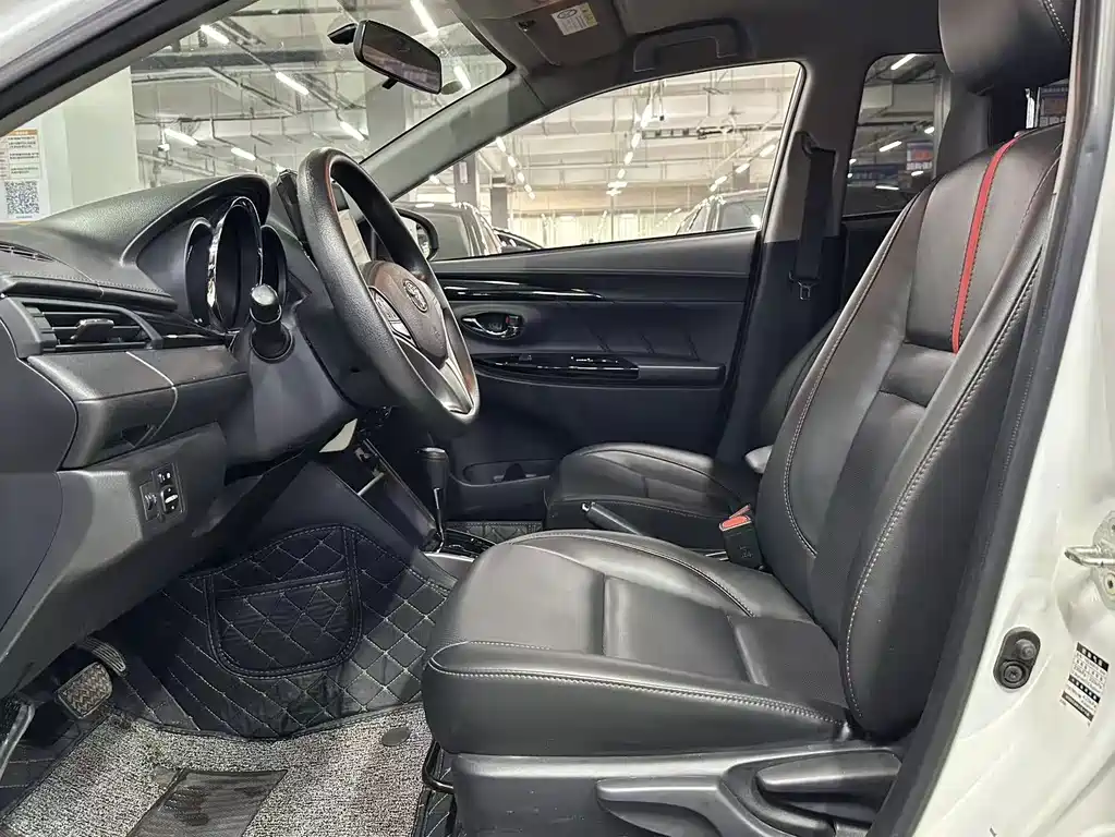 Toyota Yaris L 2022