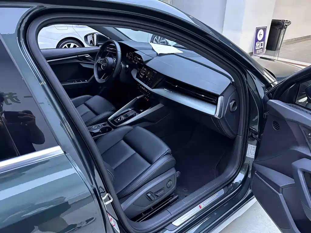 Audi A3 2022 — фото 10
