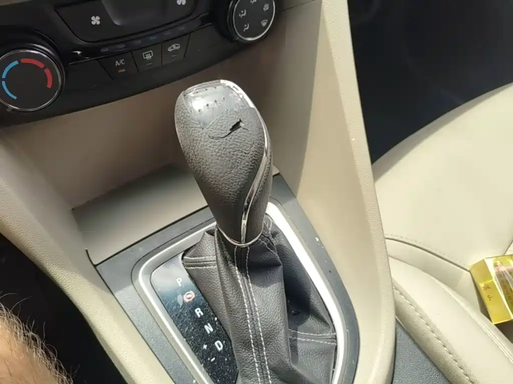 Buick Excelle GT 2017 — фото 14