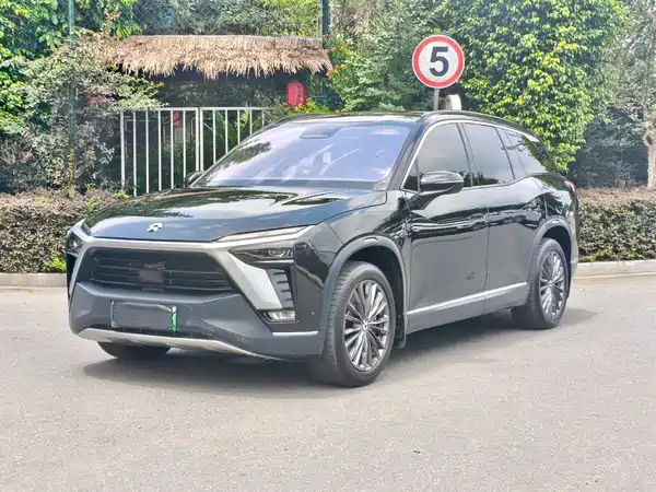 NIO ES8 2021