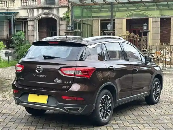 GAC Trumpchi GS4 2015