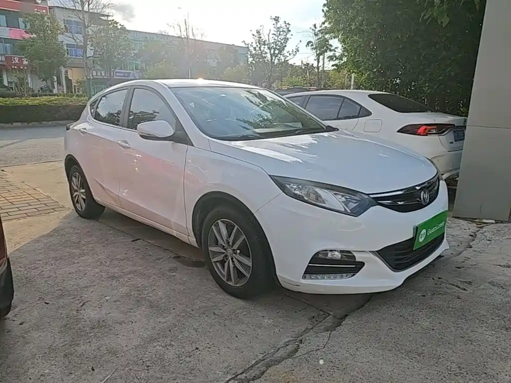Changan Eado XT 2017 — фото 4