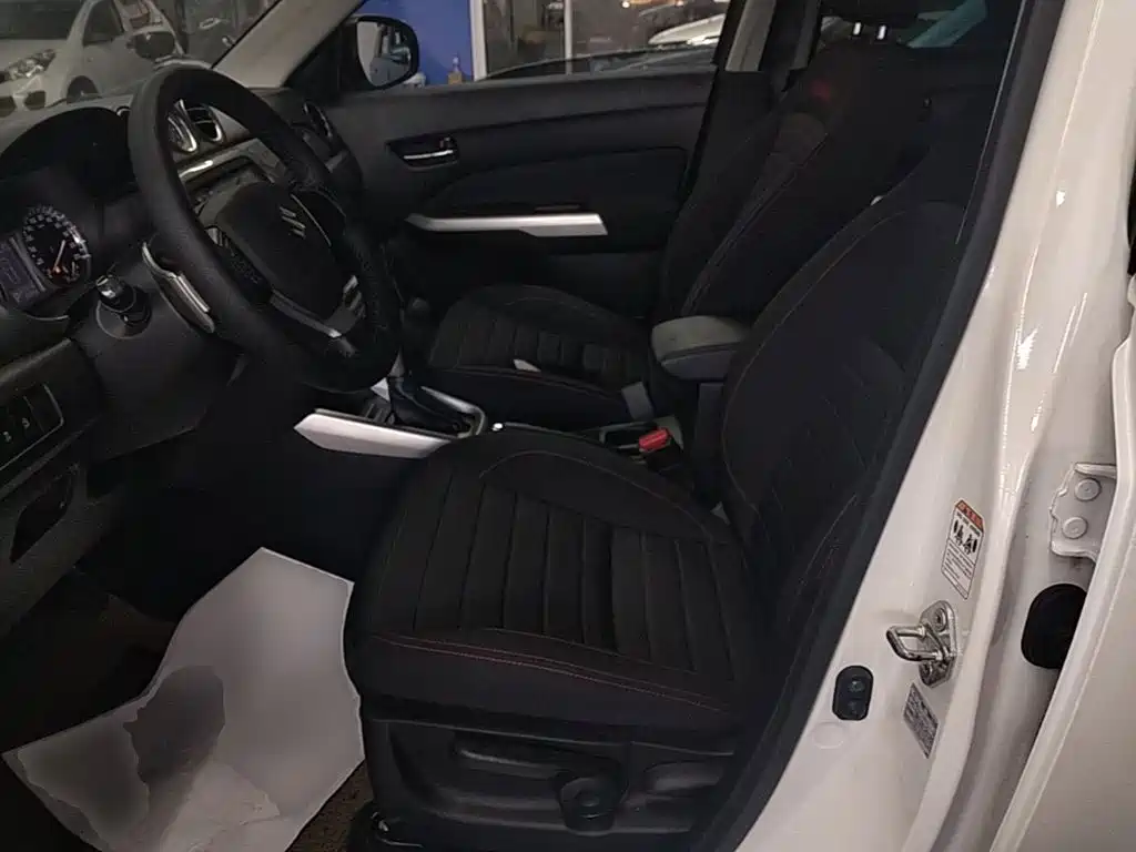 Suzuki Vitara 2017 — фото 15