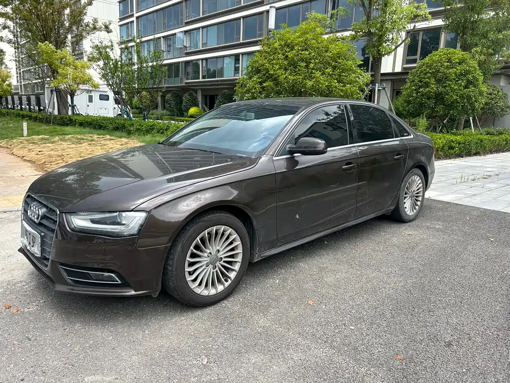 Audi A4L 2014