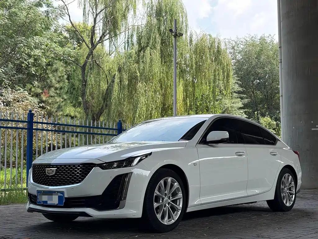 Cadillac CT5 2023 — фото 1