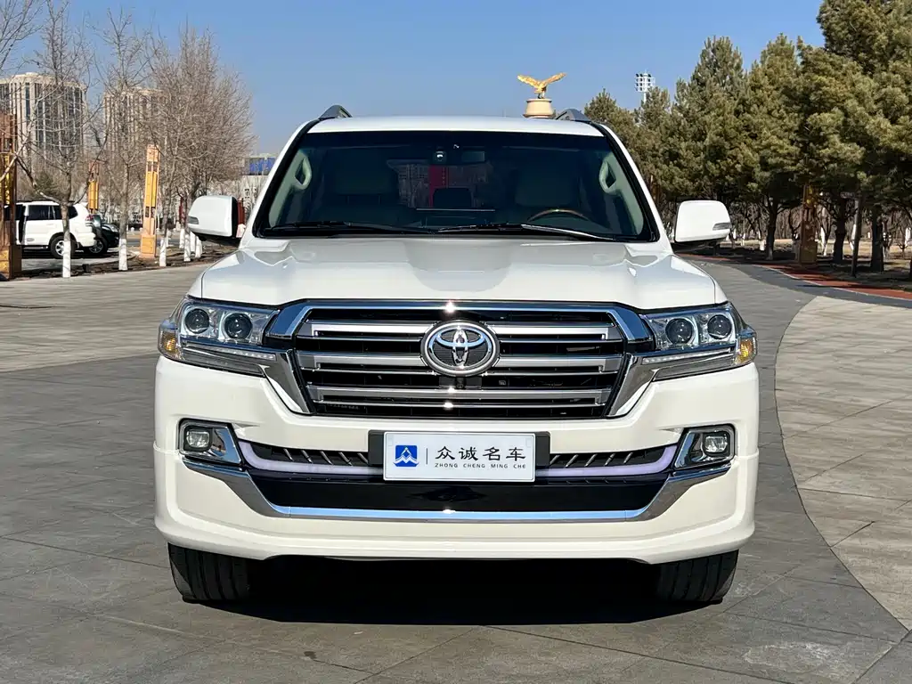 Toyota Land Cruiser 2018 — фото 2