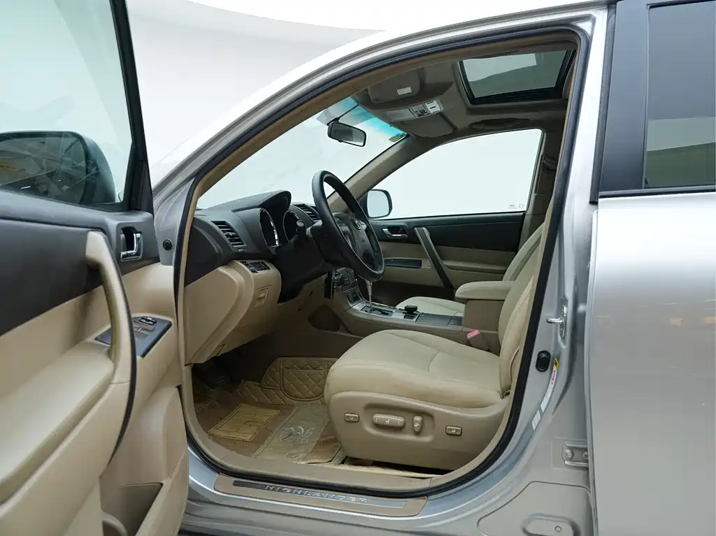 Toyota Highlander 2010 — фото 13