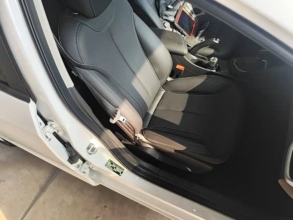 Buick Excelle GT 2022 — фото 25