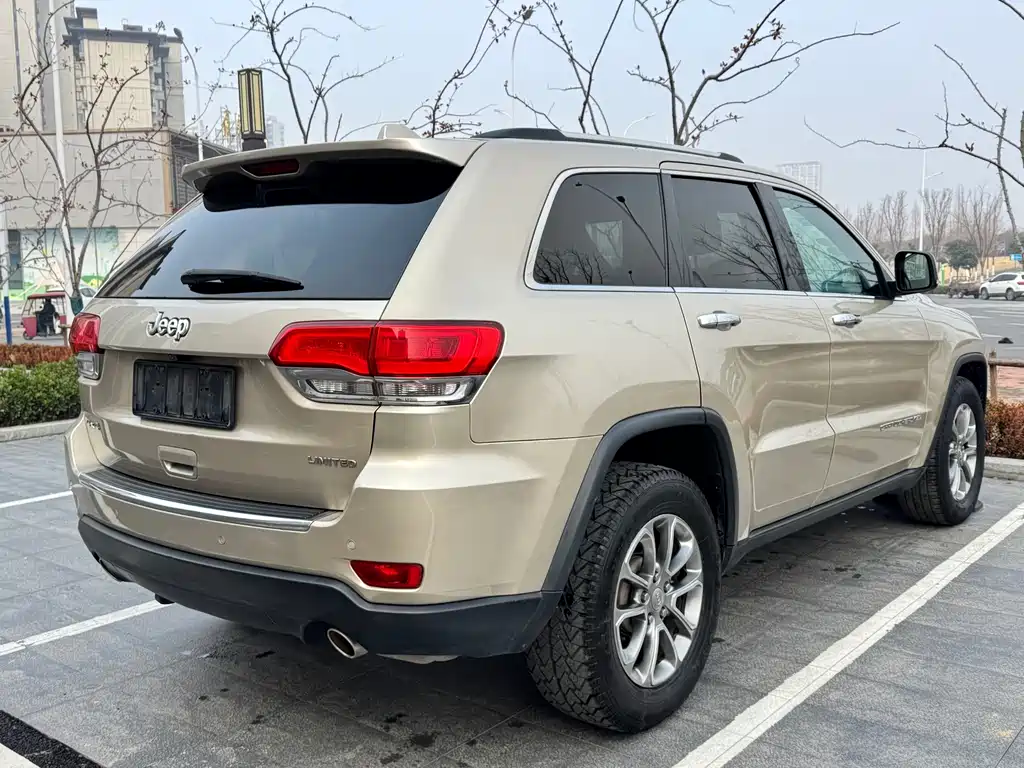 Jeep Grand Cherokee 2015 — фото 4