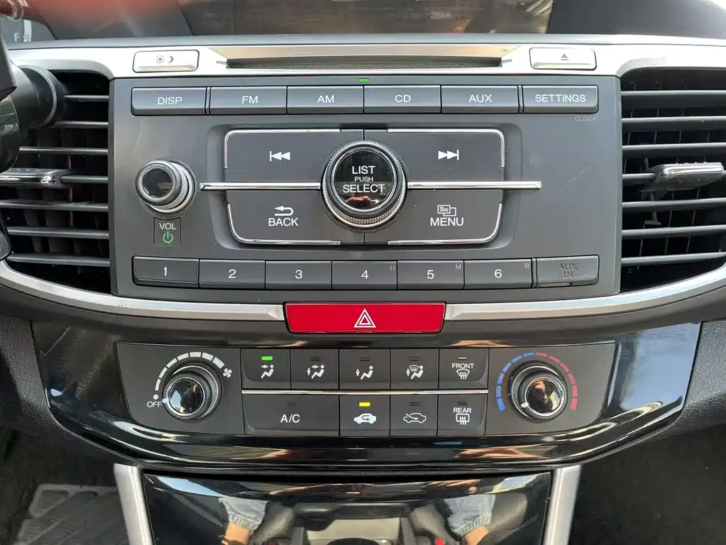 Honda Accord 2017 — фото 19