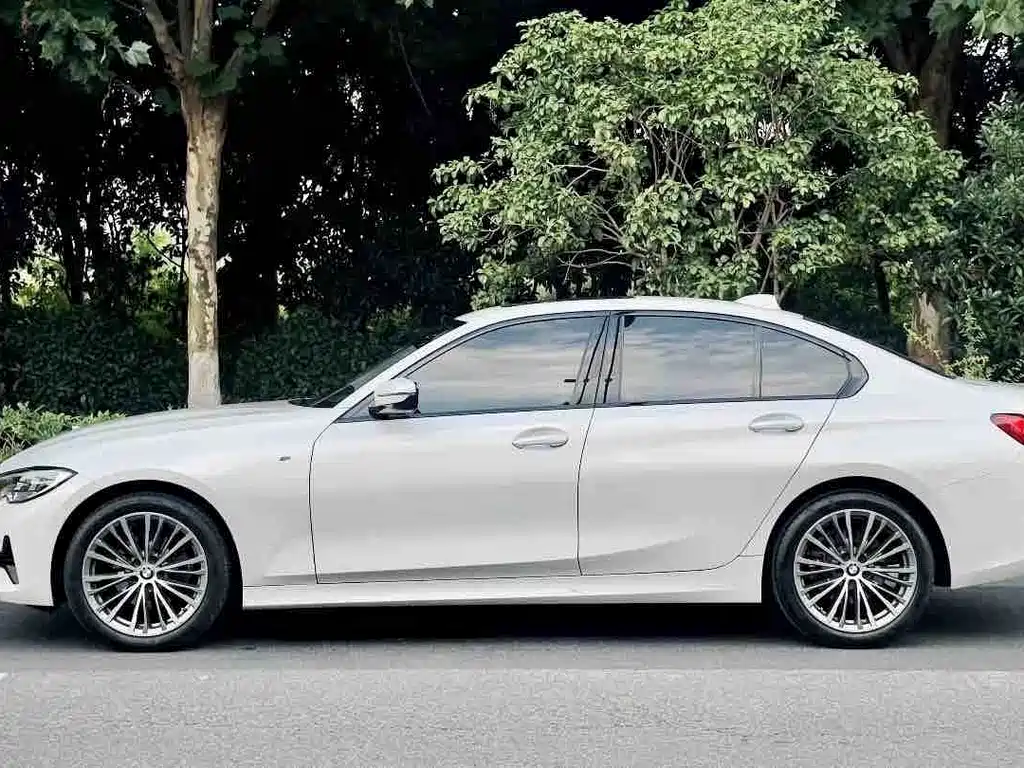 BMW 3 Series 2021