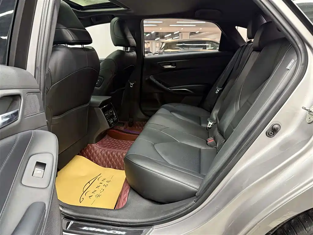 Toyota Avalon 2020 — фото 10