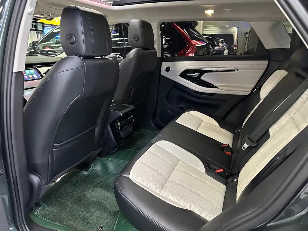 Land Rover Range Rover Evoque 2021 — фото 35